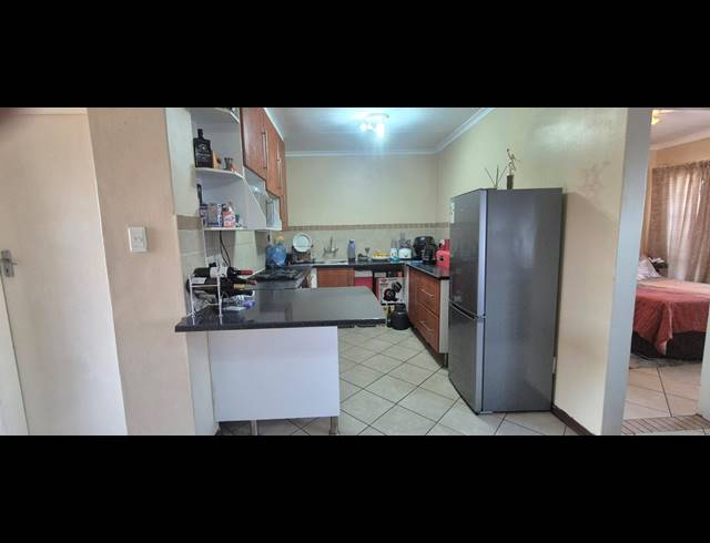 2 BEDROOM APARTMENT FOR SALE IN NOORDWYK